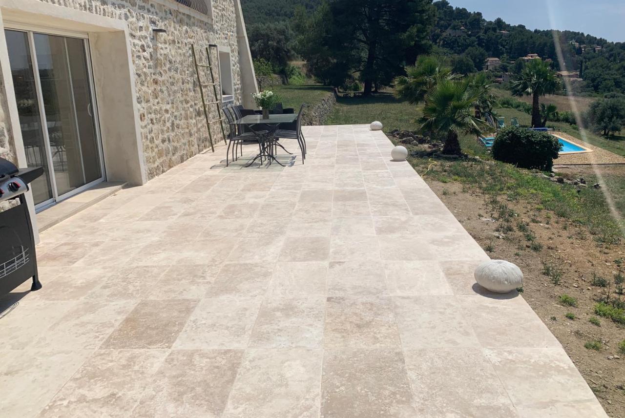 La Venturonne Appartement Neuf Rez De Jardin 45 M2 Vue Mer Et Vignes 10 Mn Des Plages Le Beausset Exterior foto