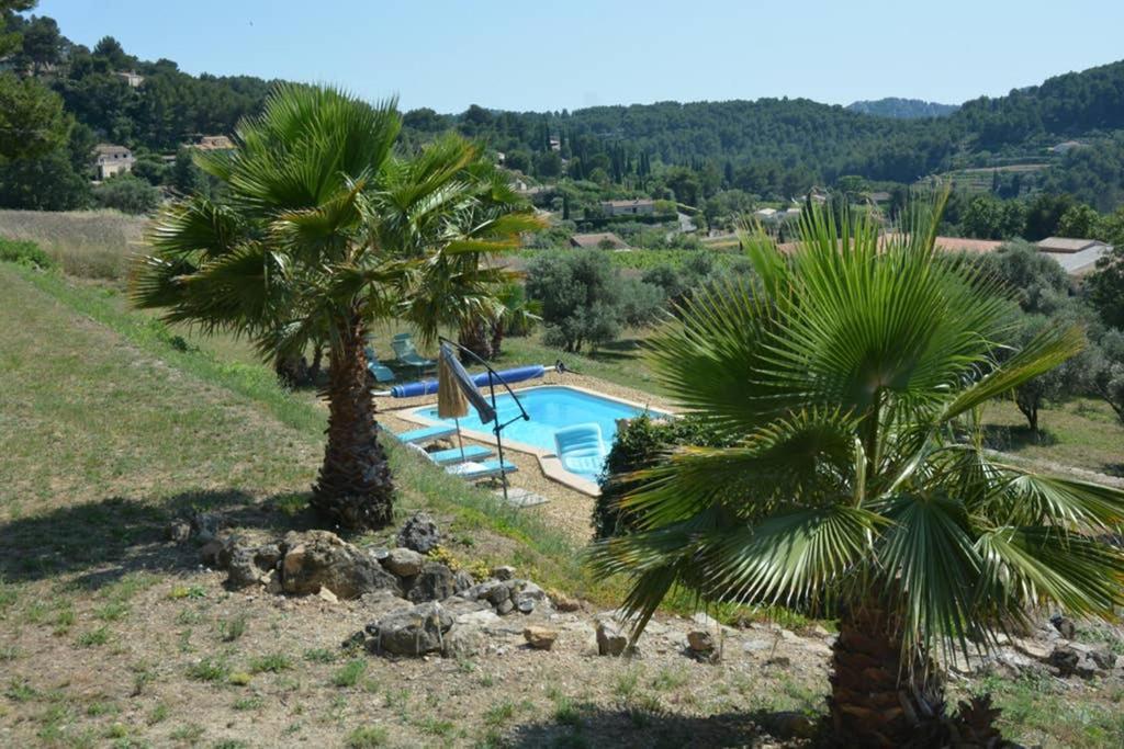 La Venturonne Appartement Neuf Rez De Jardin 45 M2 Vue Mer Et Vignes 10 Mn Des Plages Le Beausset Exterior foto