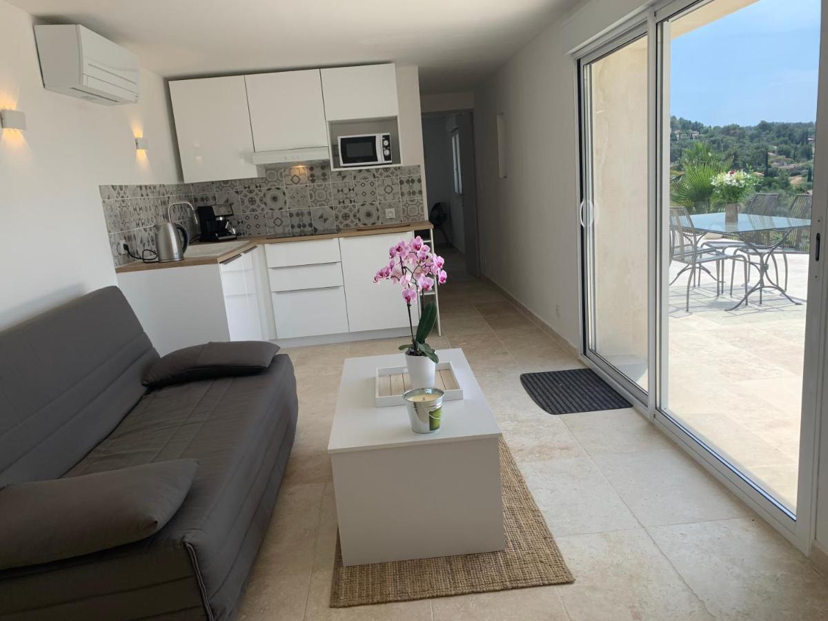La Venturonne Appartement Neuf Rez De Jardin 45 M2 Vue Mer Et Vignes 10 Mn Des Plages Le Beausset Exterior foto