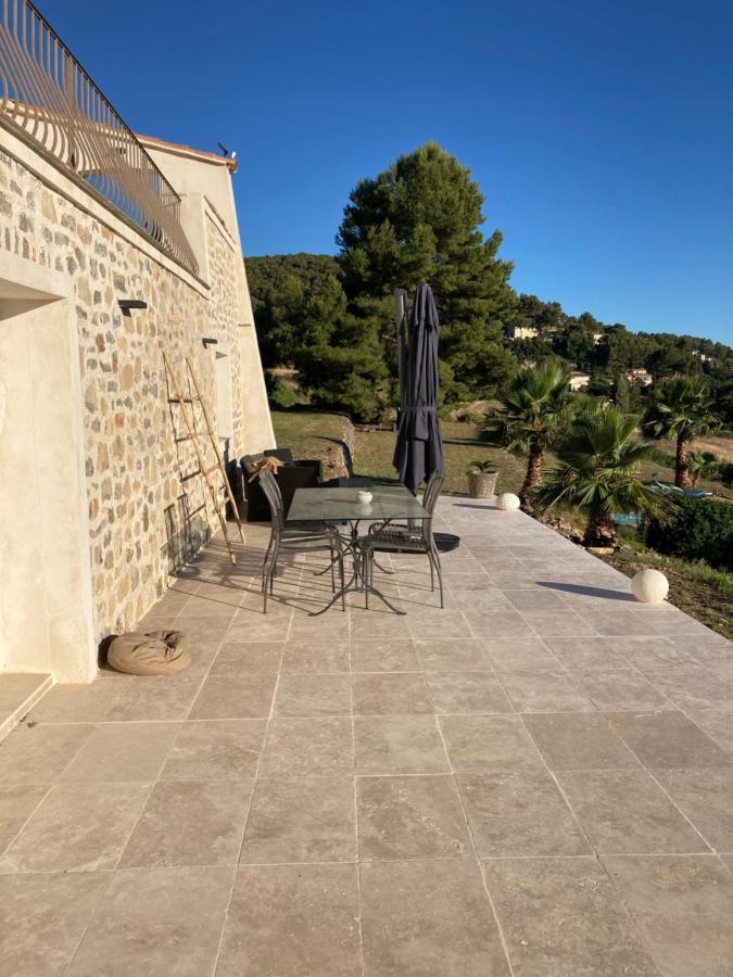 La Venturonne Appartement Neuf Rez De Jardin 45 M2 Vue Mer Et Vignes 10 Mn Des Plages Le Beausset Exterior foto
